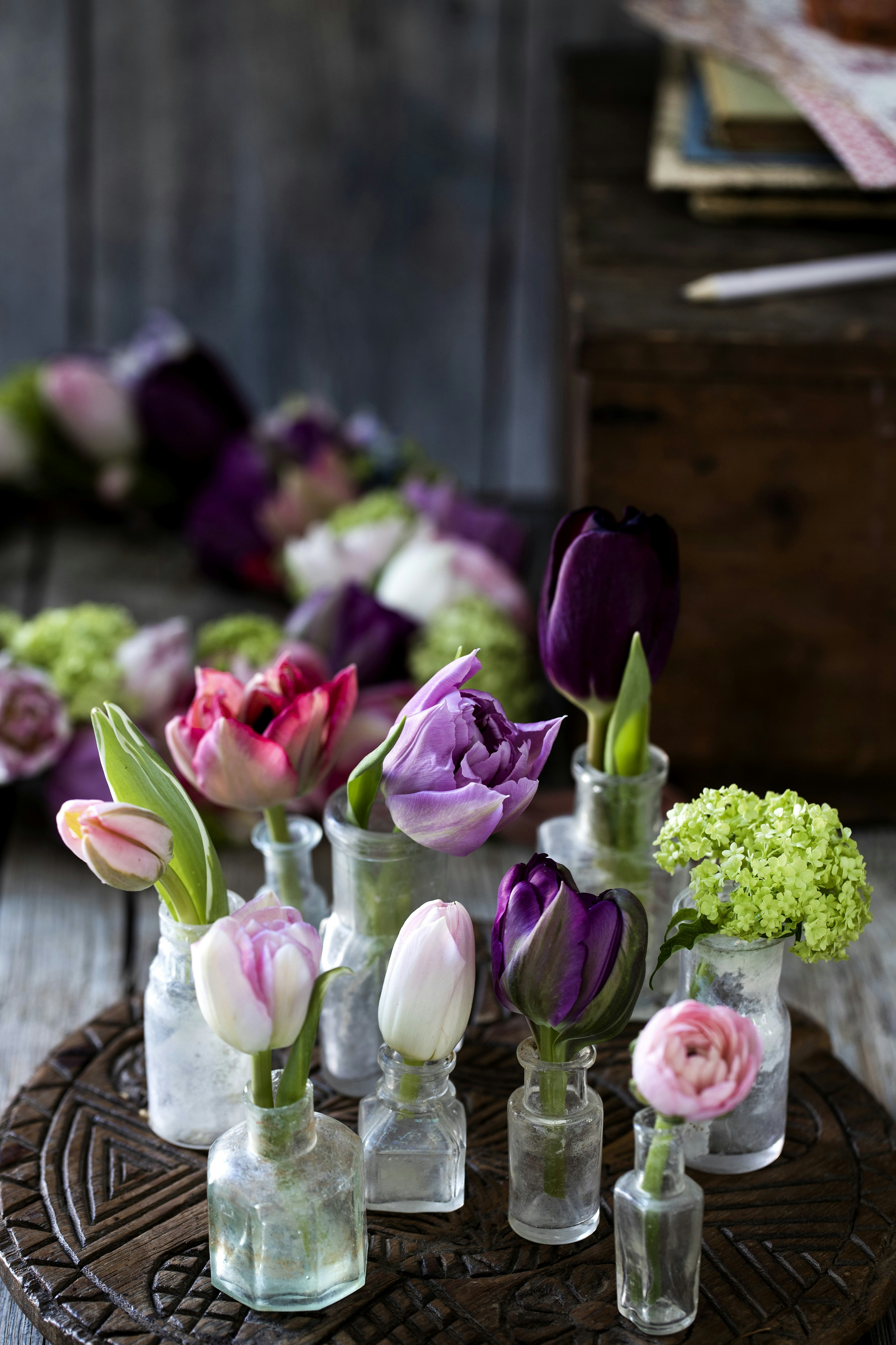 Tulipaner i små vaser
