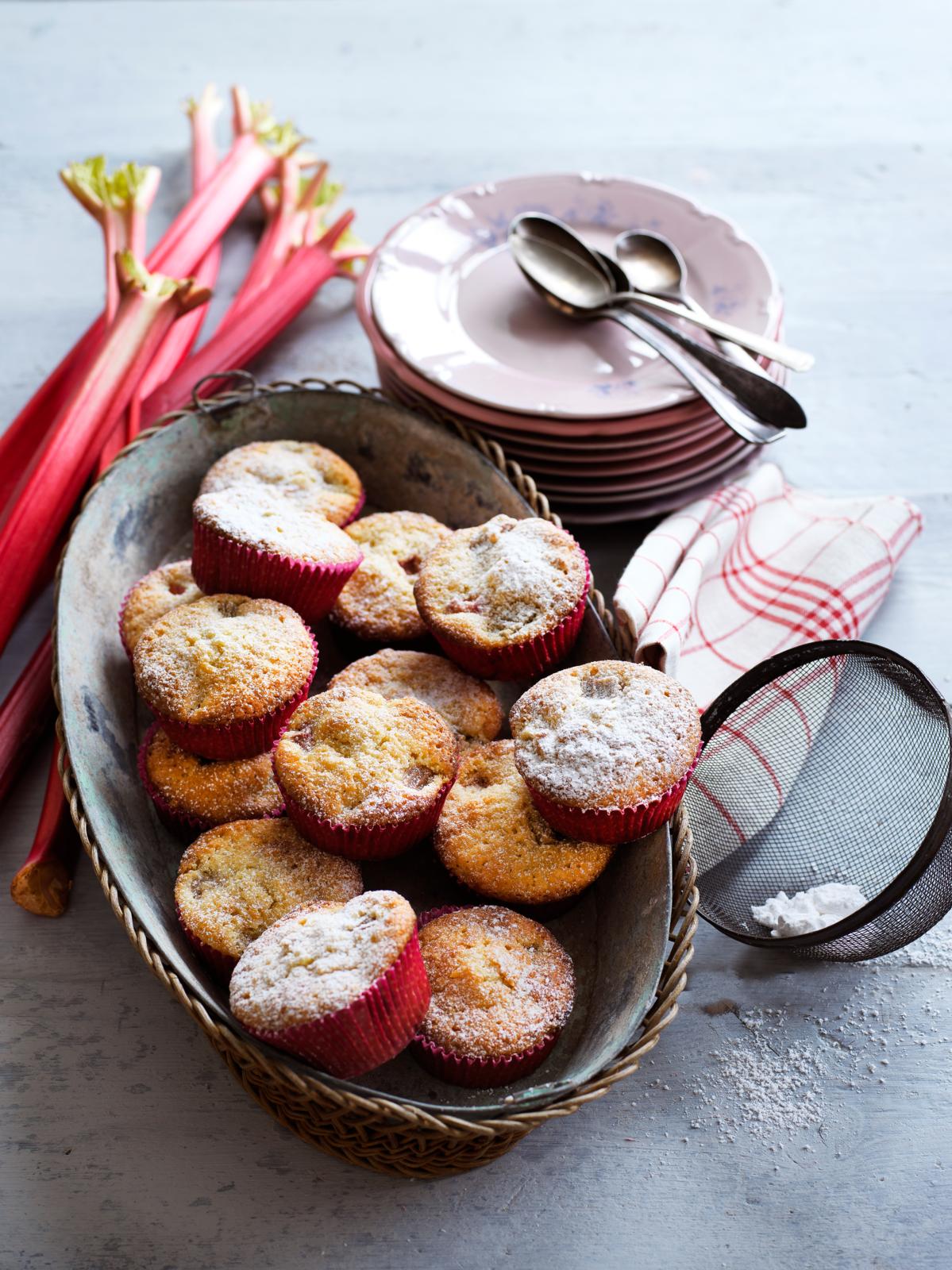 Muffins med rabarber og marcipan - de bedste rabarbermuffins.