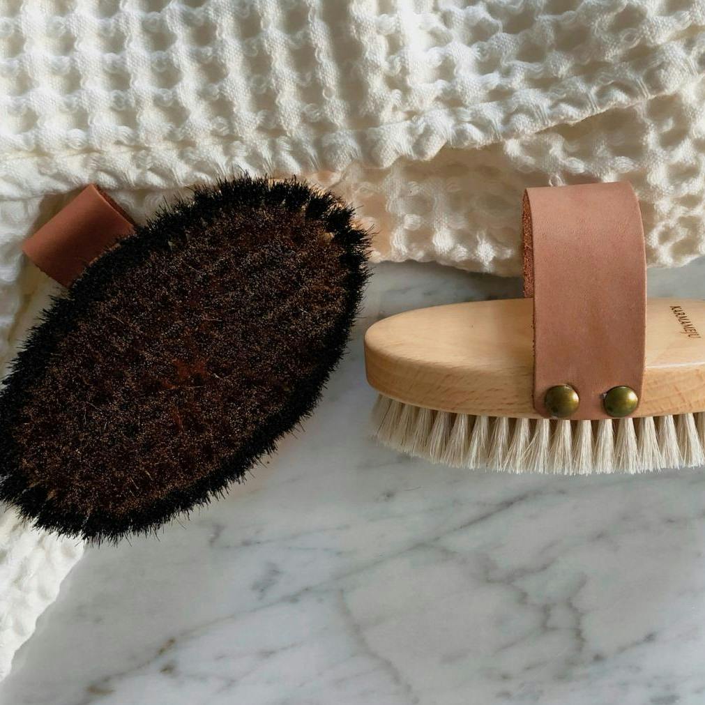 Tørbørsting giver pæn sommerhud