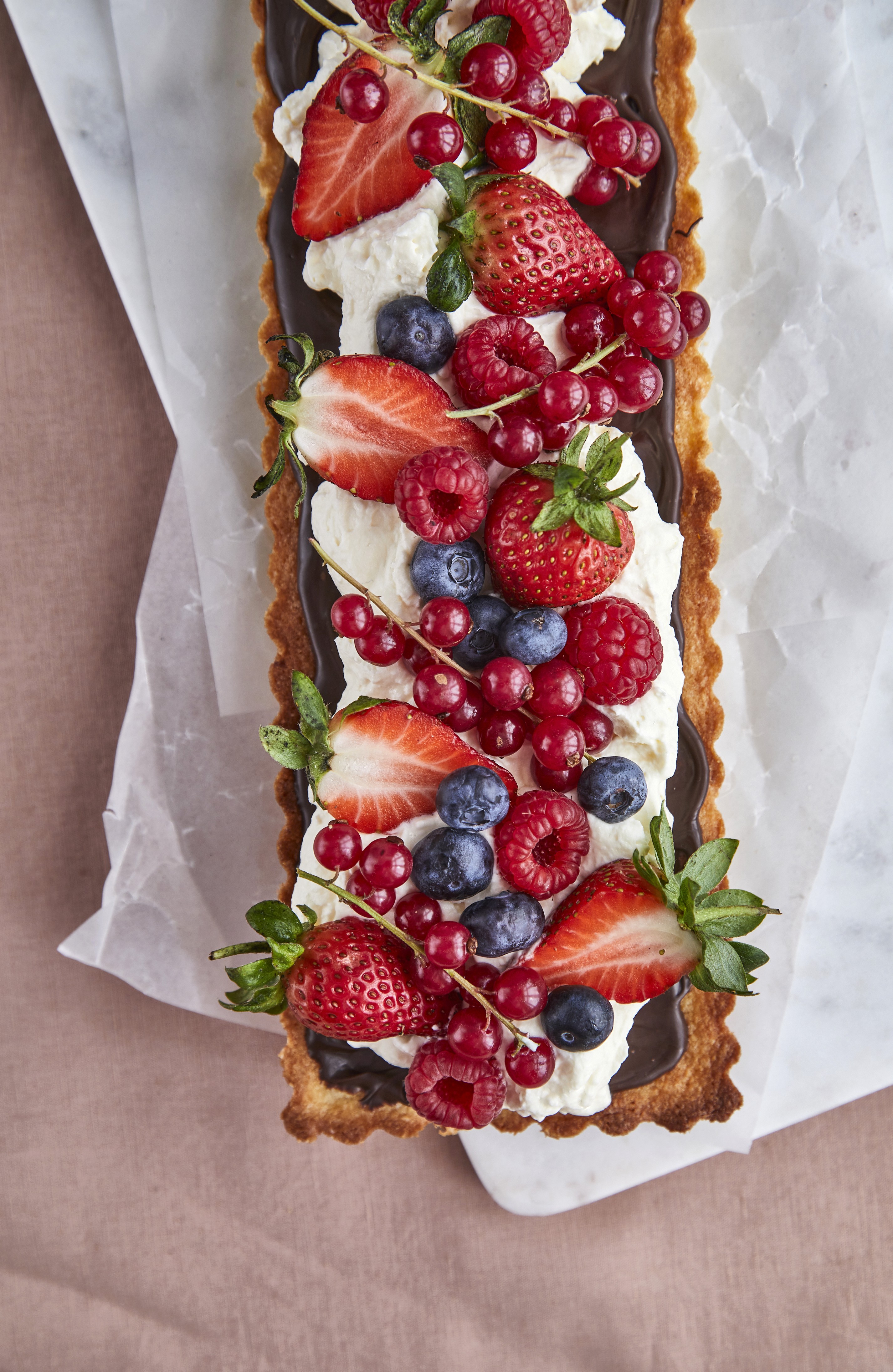 Mazarintærte med sommerbær