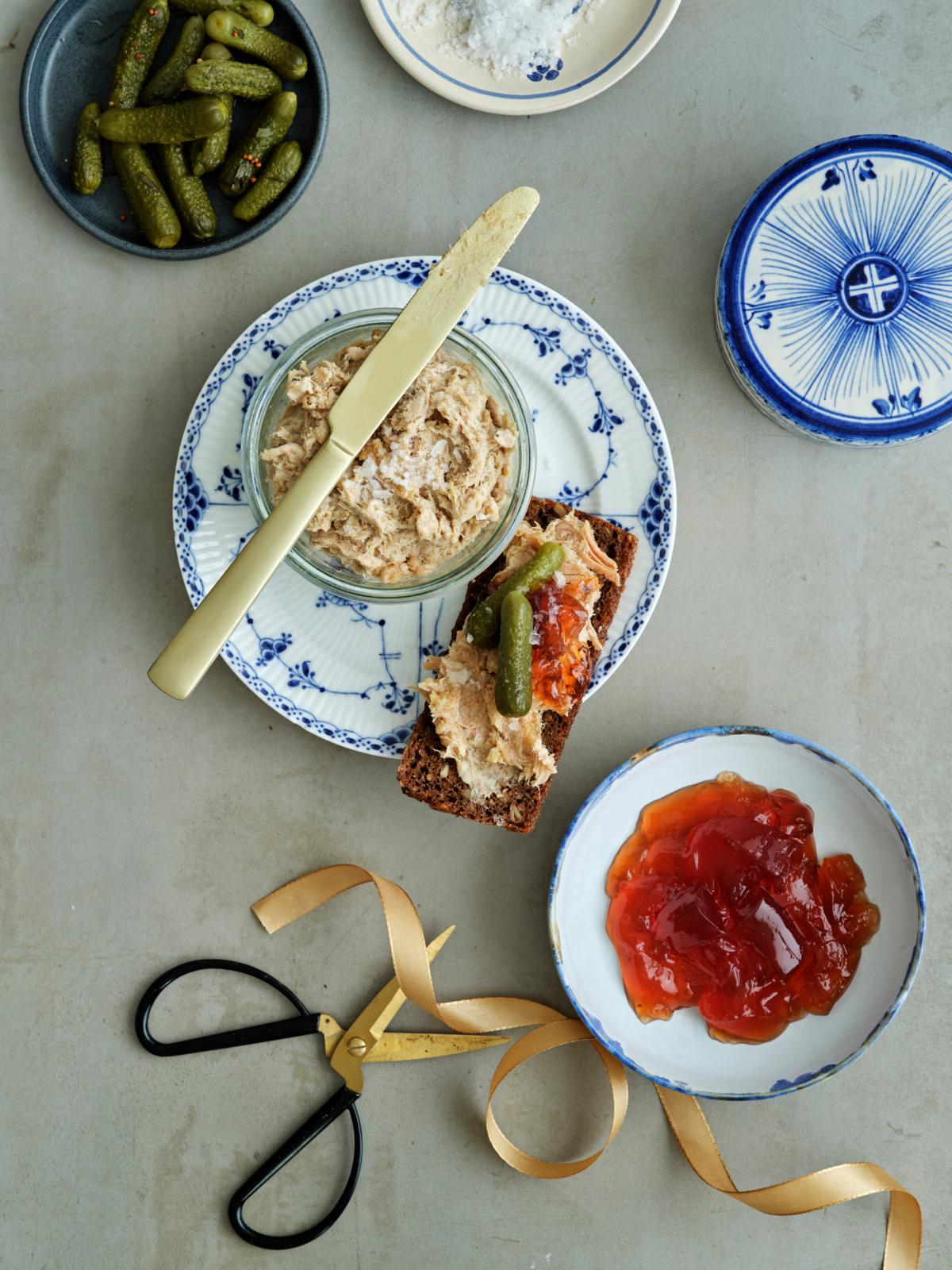 Svinerillette med portvinsgelé