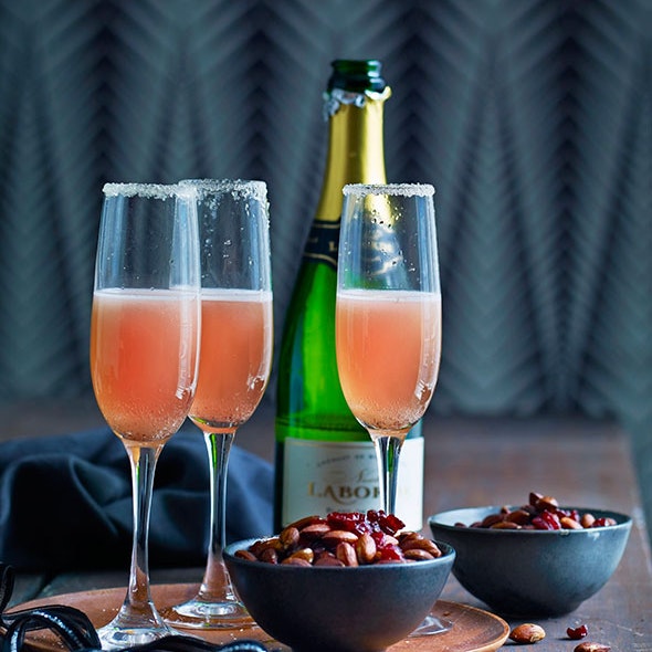 festlig jordbær-champagnedrink