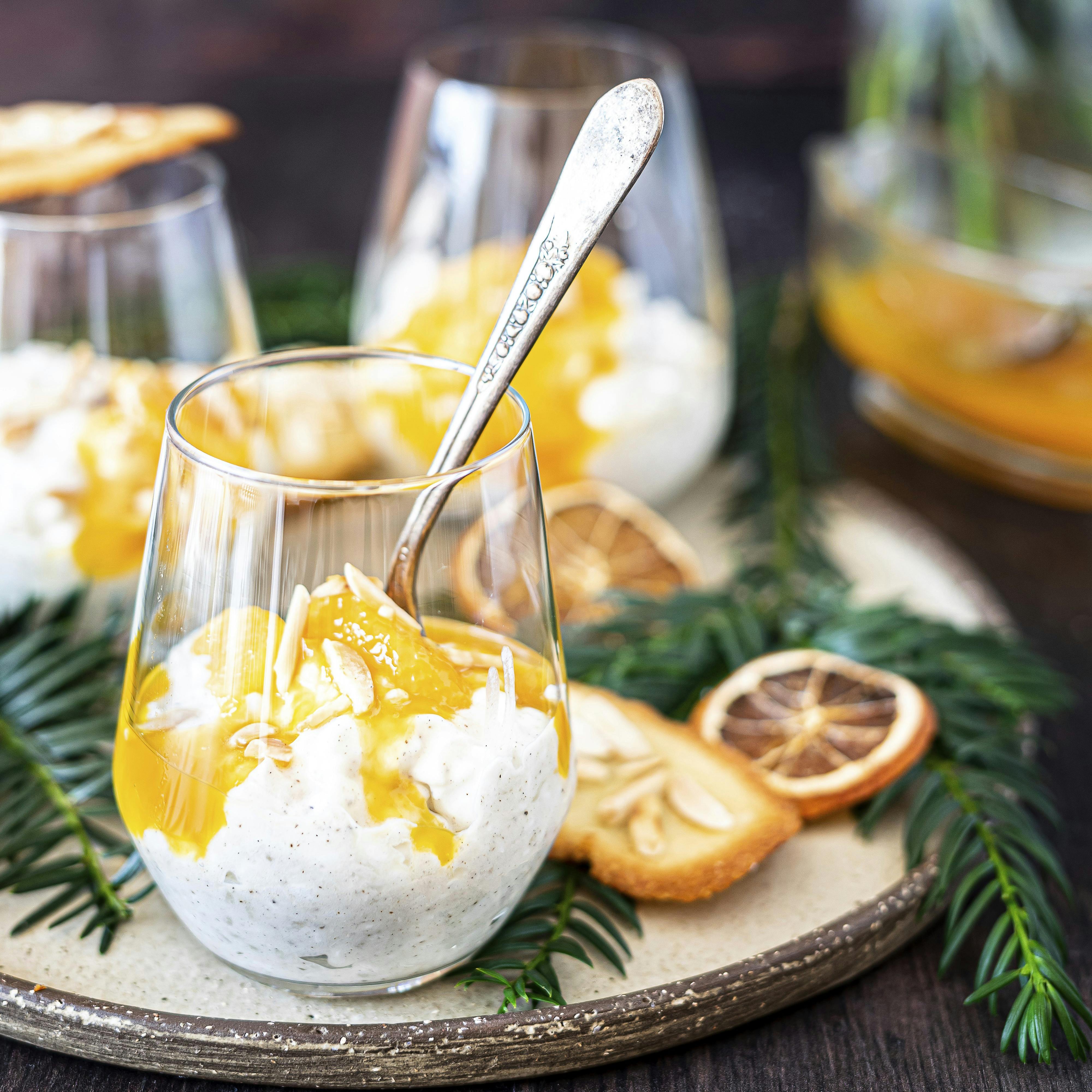 Risalamande med klementinsauce og mandeltuilles