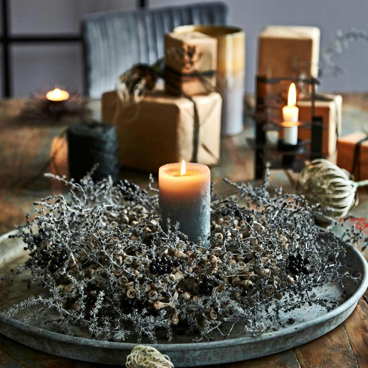 Moderne julekrans brugt som juledekoration