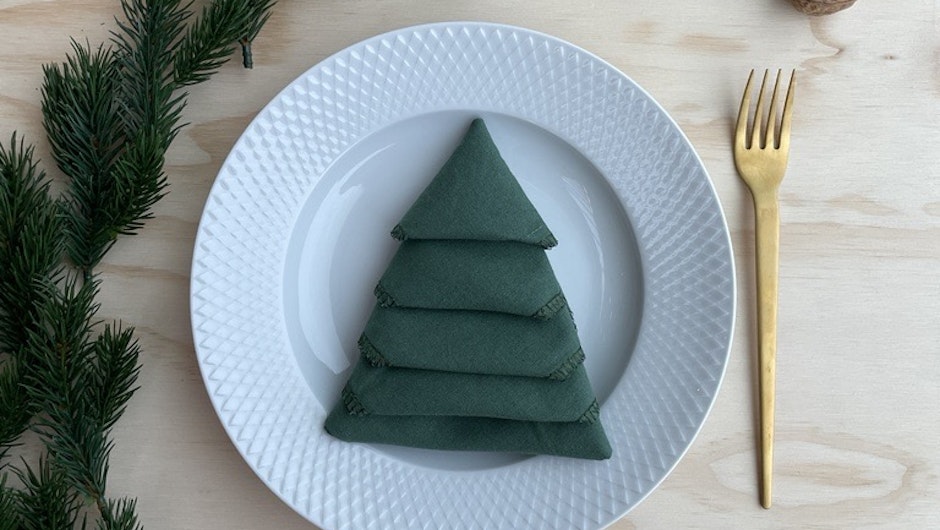 Fold serviet som et juletræ ISABELLAS
