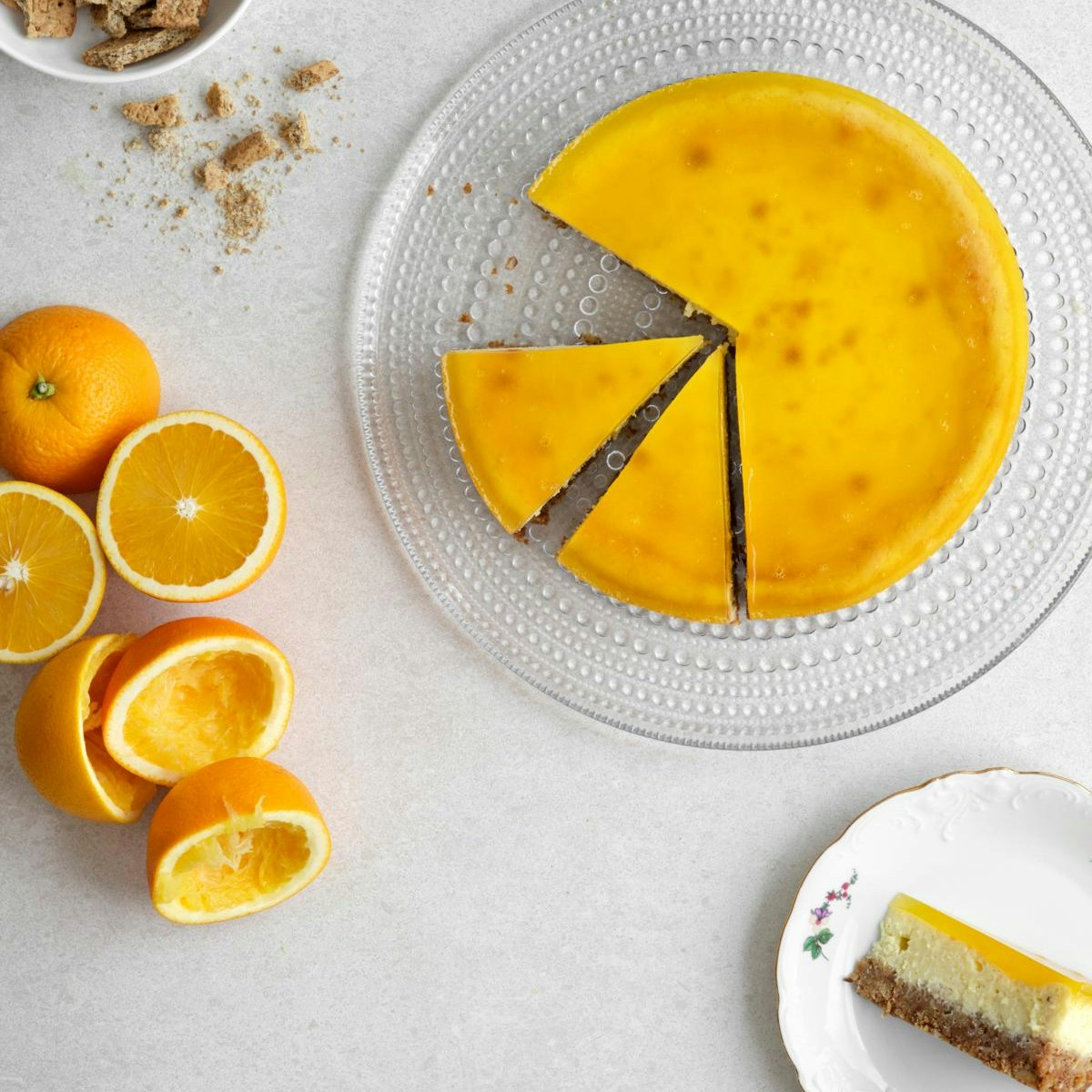 Cremet cheesecake med syrlig appelsingelé