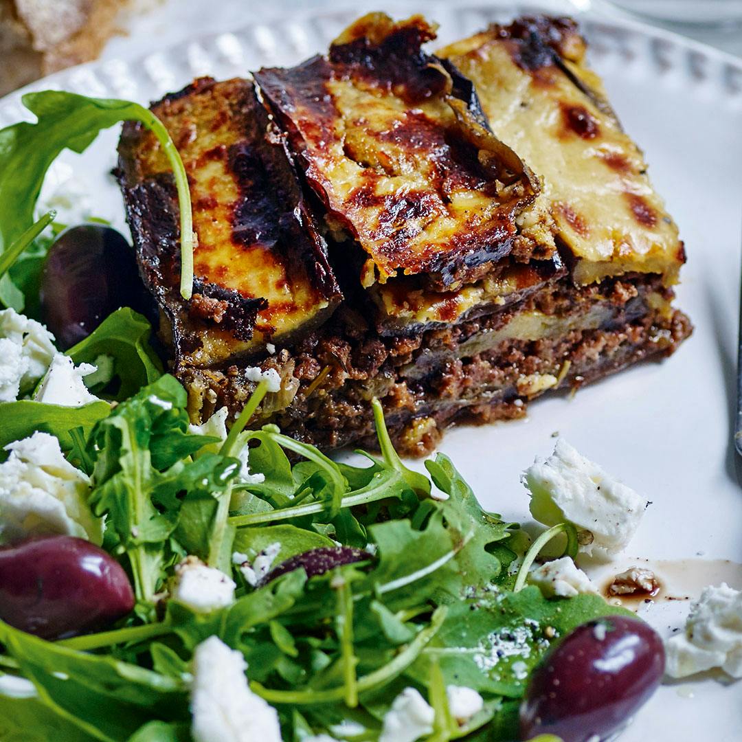 Moussaka med græsk salat