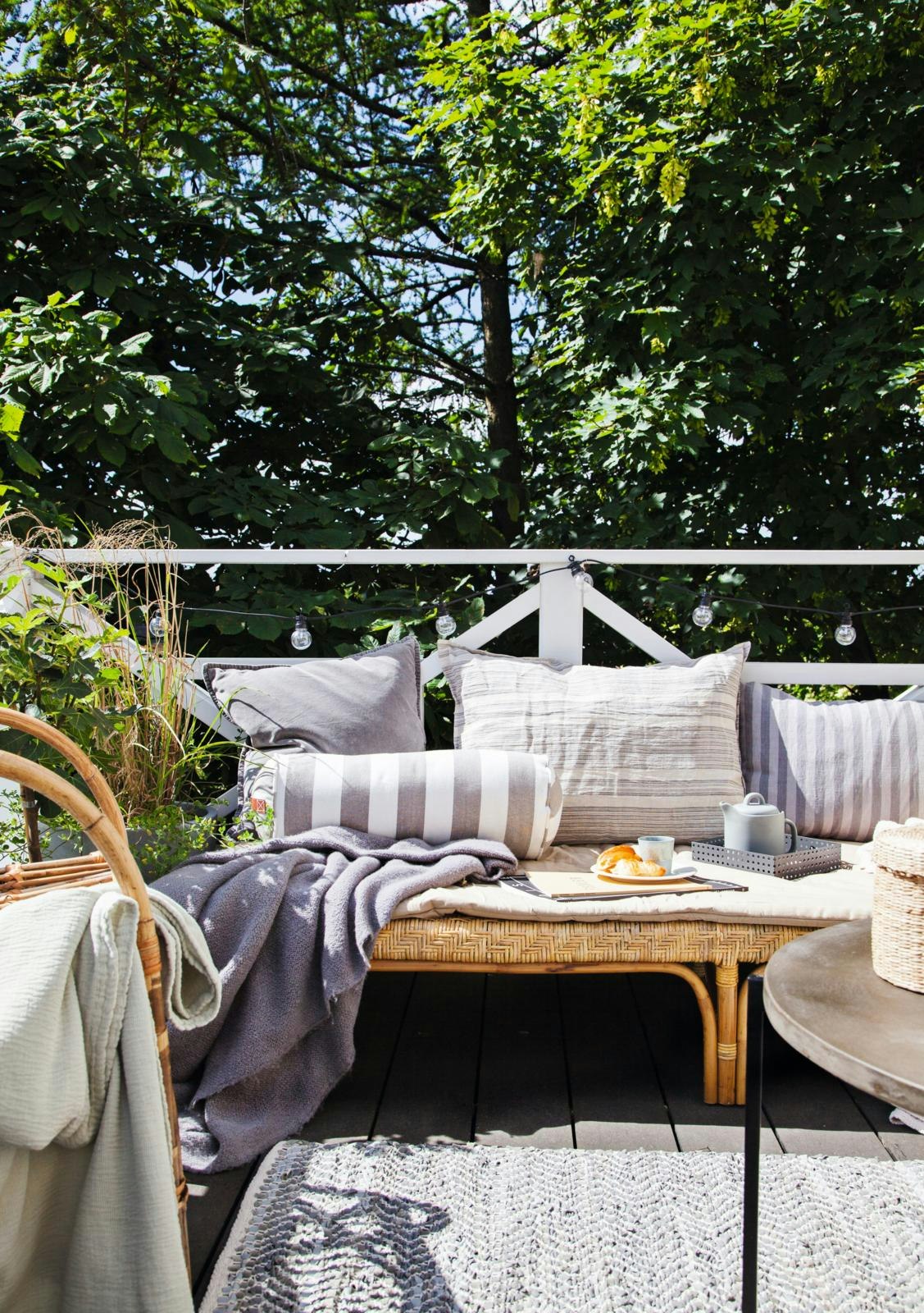 Loungeområde på terrassen med udendørstæppe