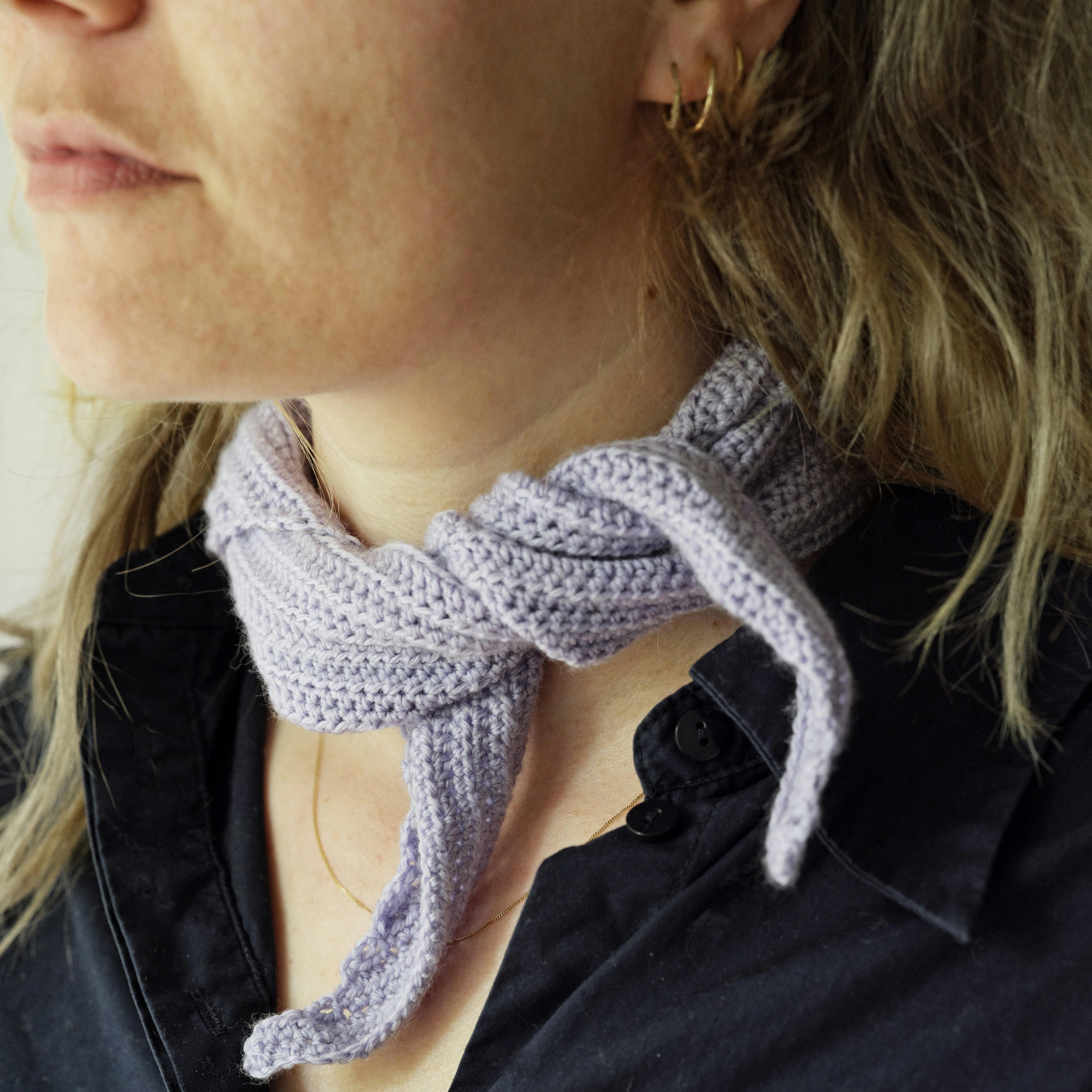 Hæklet tørklæde i lilla