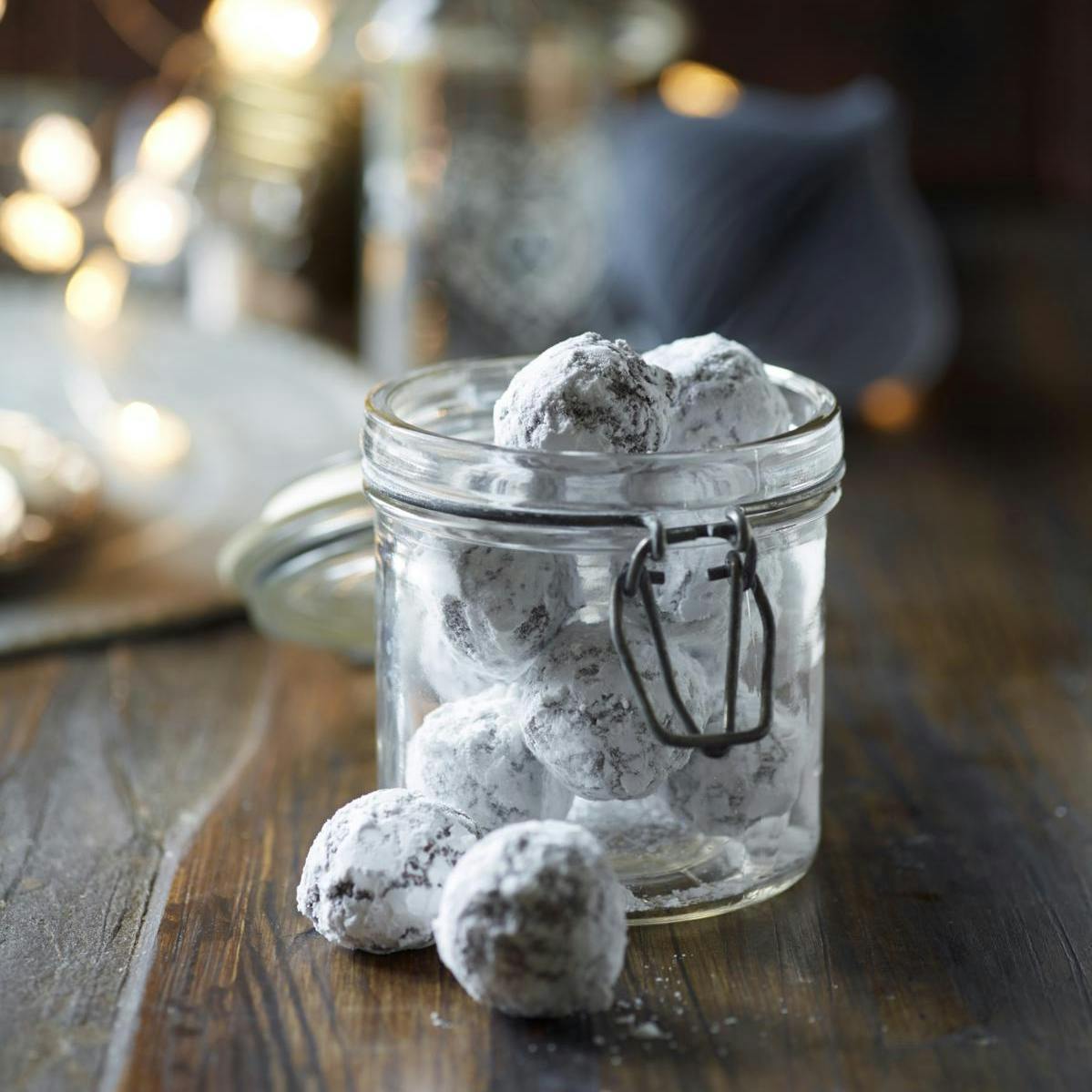 Hjemmelavet konfekt opbevaret i lufttæt glaskrukke