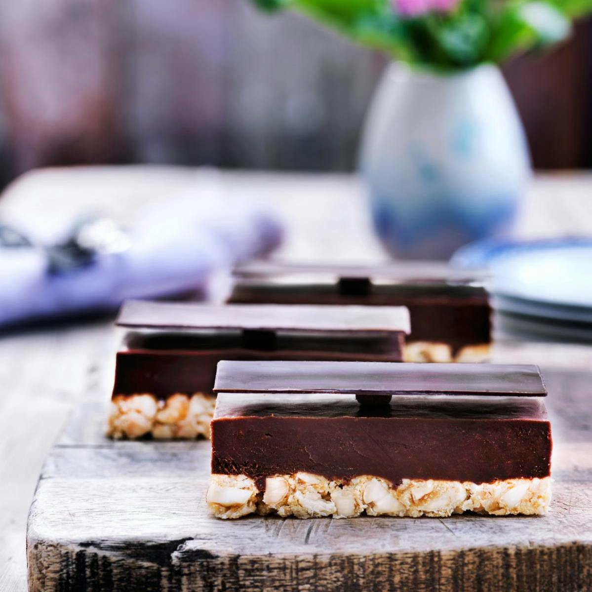 Det perfekte chokoladeknæk med temperering af mørk chokolade
