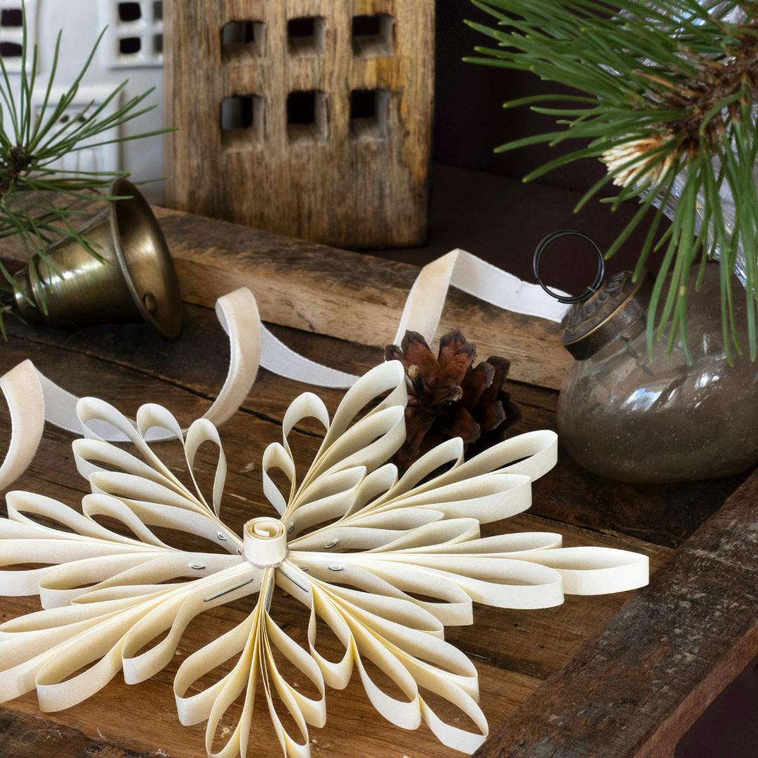 DIY snefnug af papirstrimler