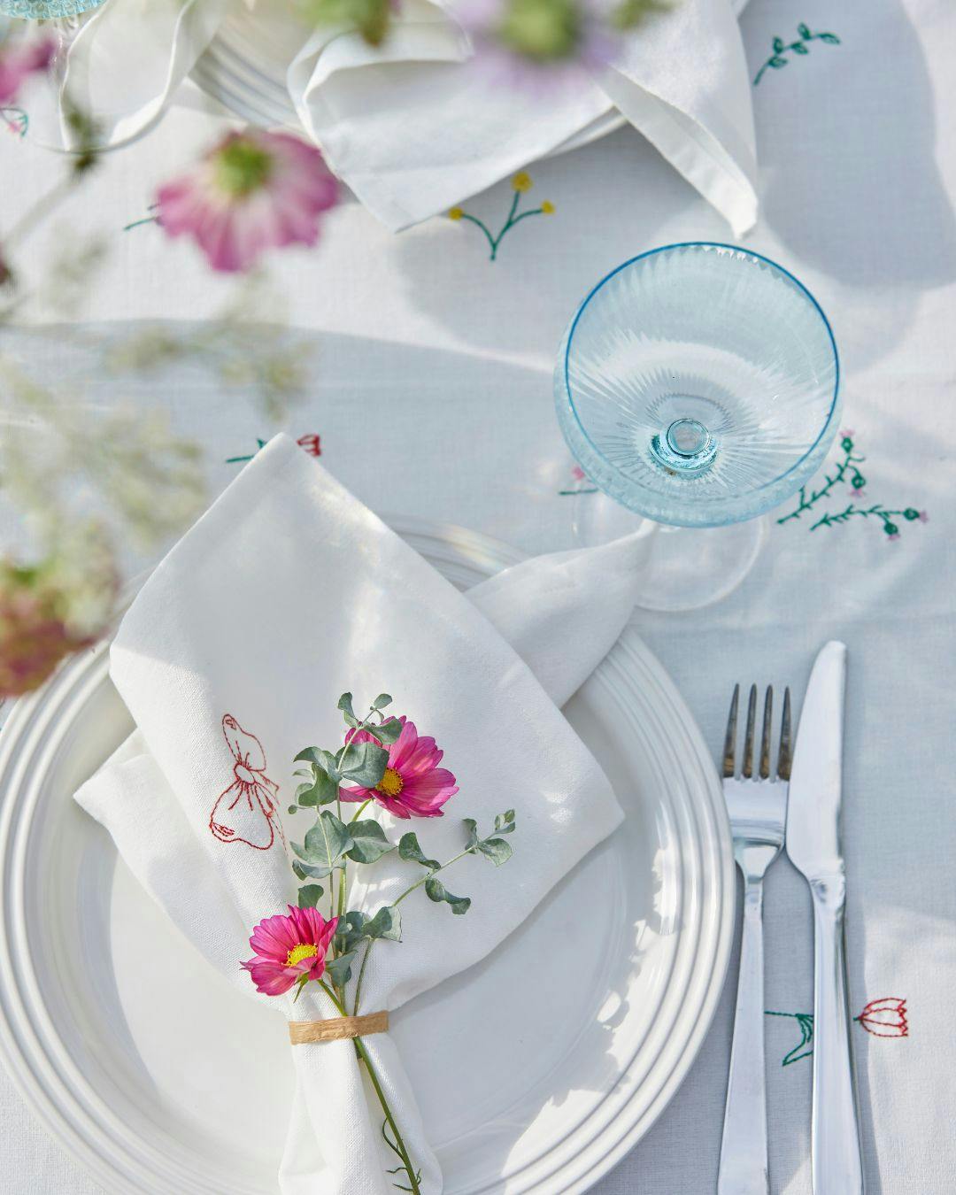 brug-blomsten-i-borddækningen