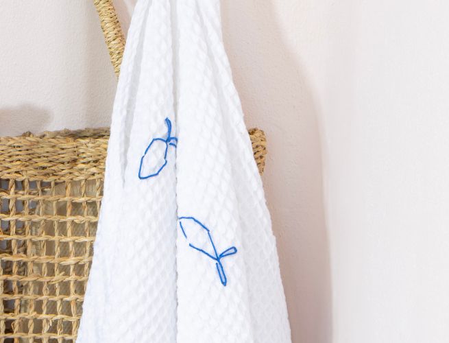 DIY: Sådan broderer du fine fisk på dine håndklæder | ISABELLAS