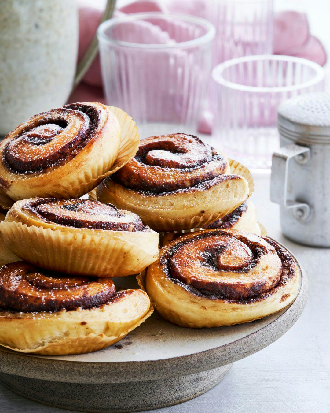 bløde-chokoaldesnegle-med-flormelis-på-toppen