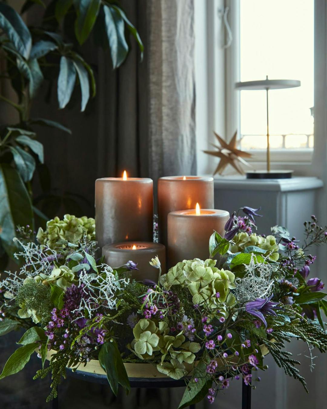 mørk-og-elegant-adventskrans