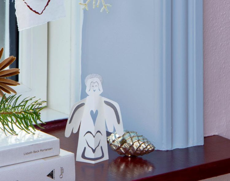 DIY: Enkel engel – klippet i papir og pyntet med sølv | ISABELLAS