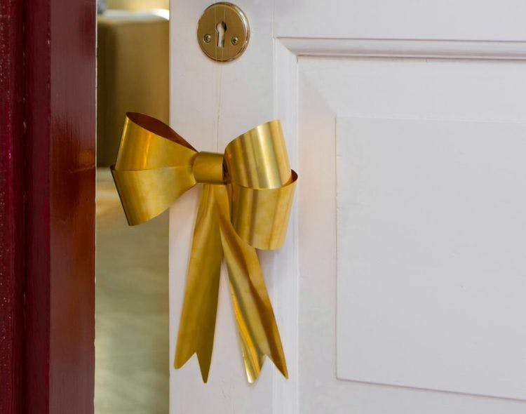 messing-sløjfe-som-julepynt