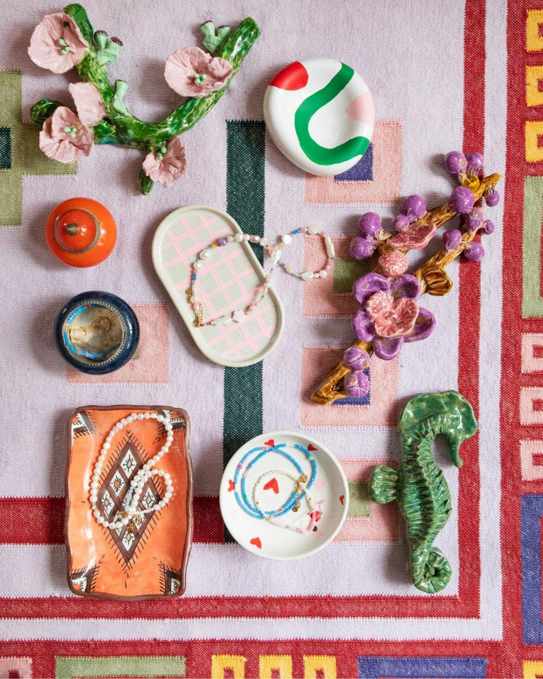 Skønne og farverige skåle