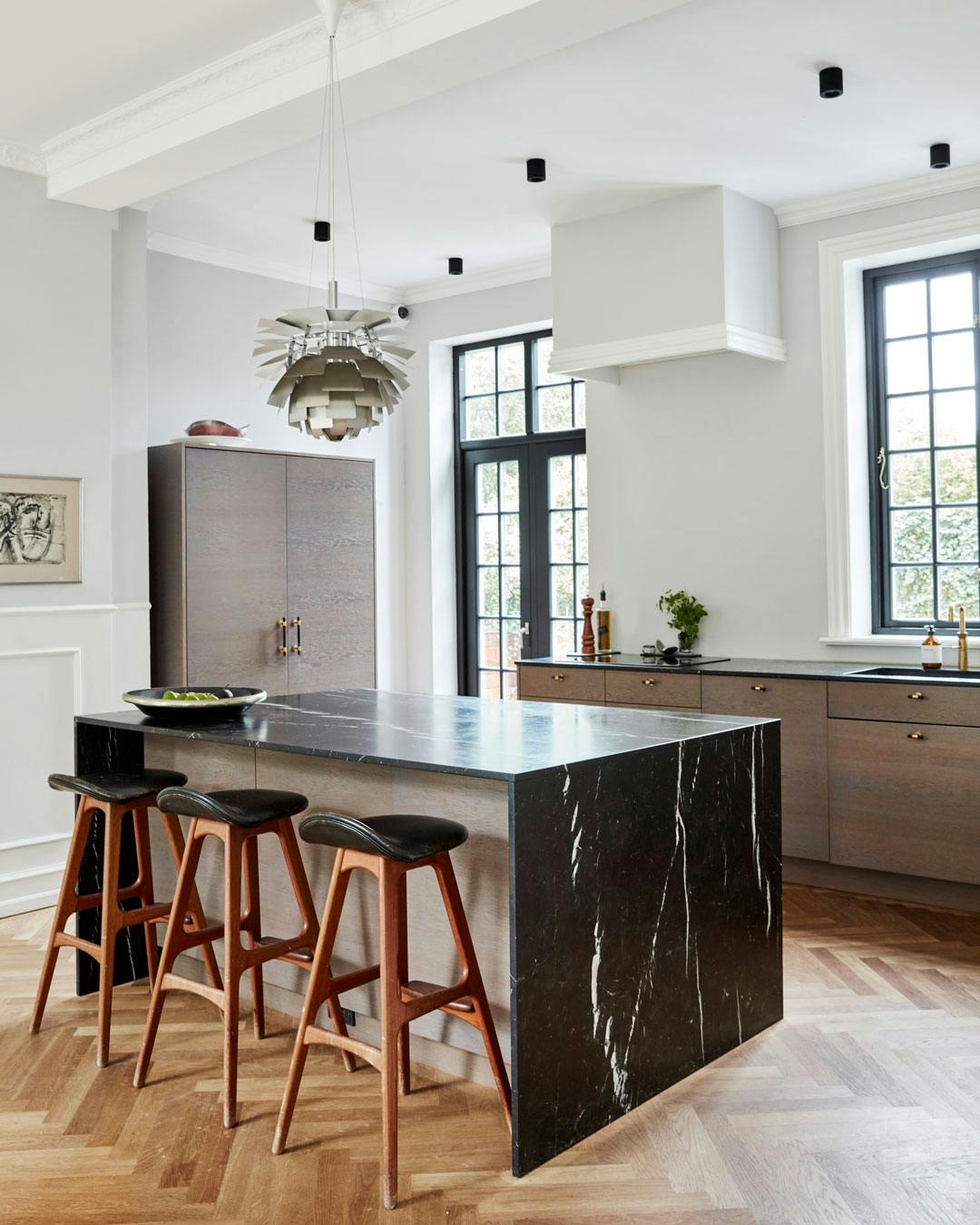 Birgitte Wuth - Køkkenø i sort marmor