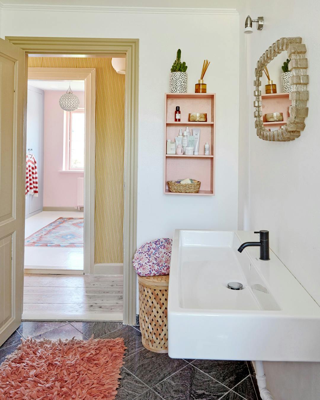 boligreportage_a_nordic_knitting_tale_villa_odense_badevaerelse