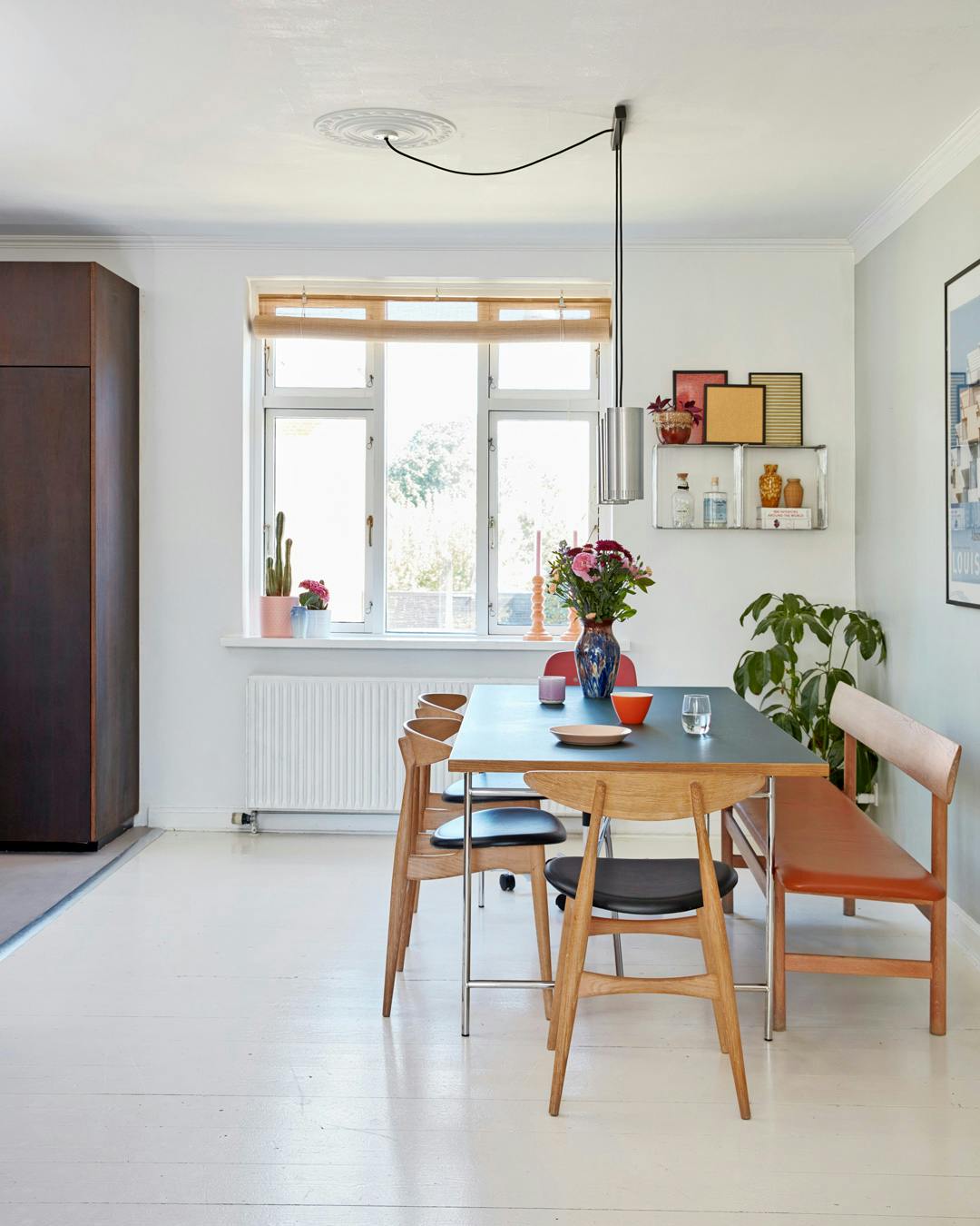 boligreportage_a_nordic_knitting_tale_villa_odense_spiseplads_borge_mogensen_baenk.jpg