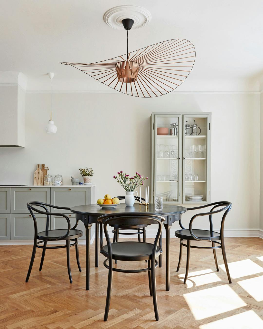 boligreportage_anne_nordbjerg_spiseplads_herskabeligt_koekken