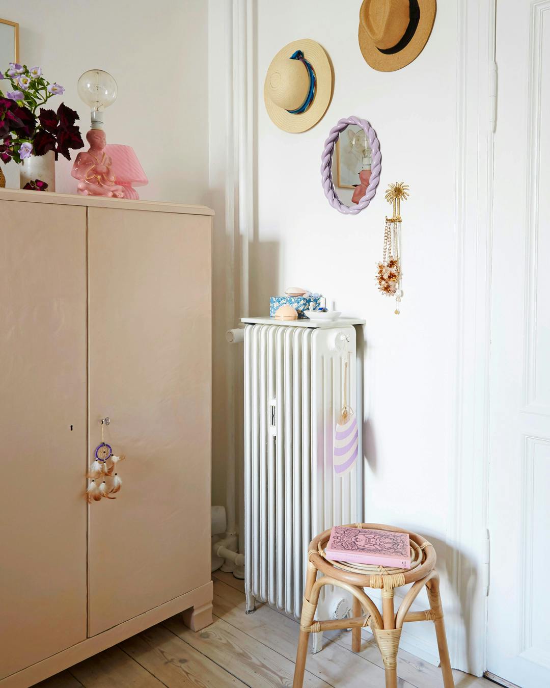 boligreportage_luna_hoerdum_malet_skab.