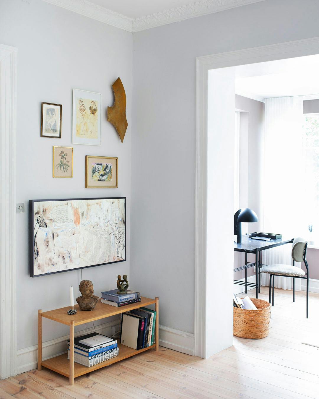 Billedvæg med integreret TV