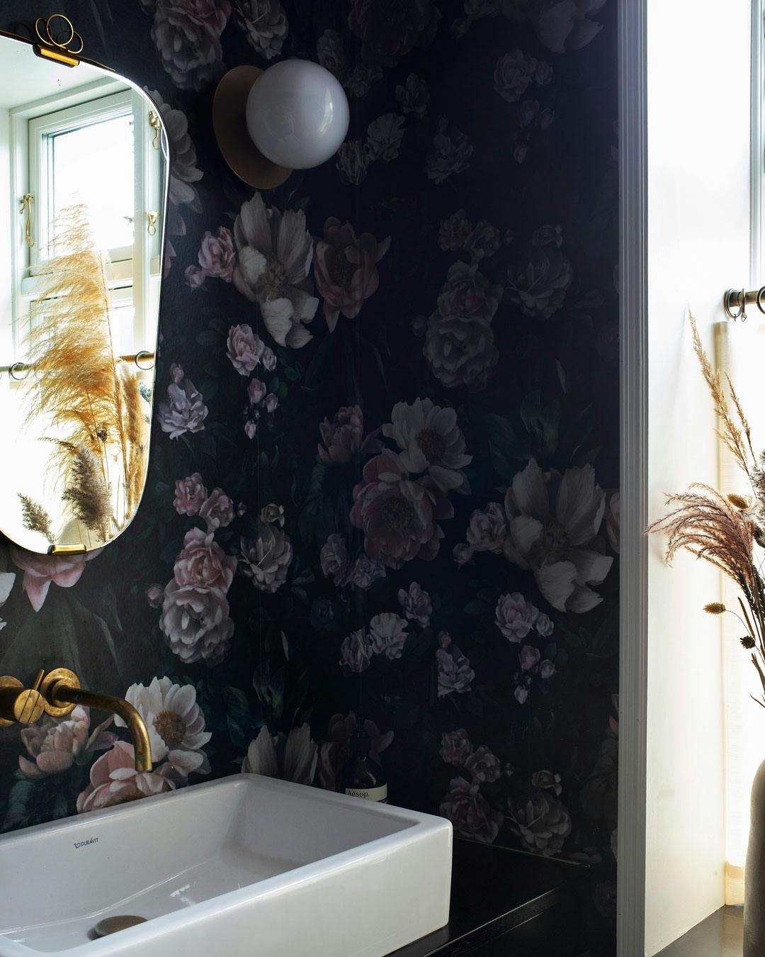 Badeværelse med tapet