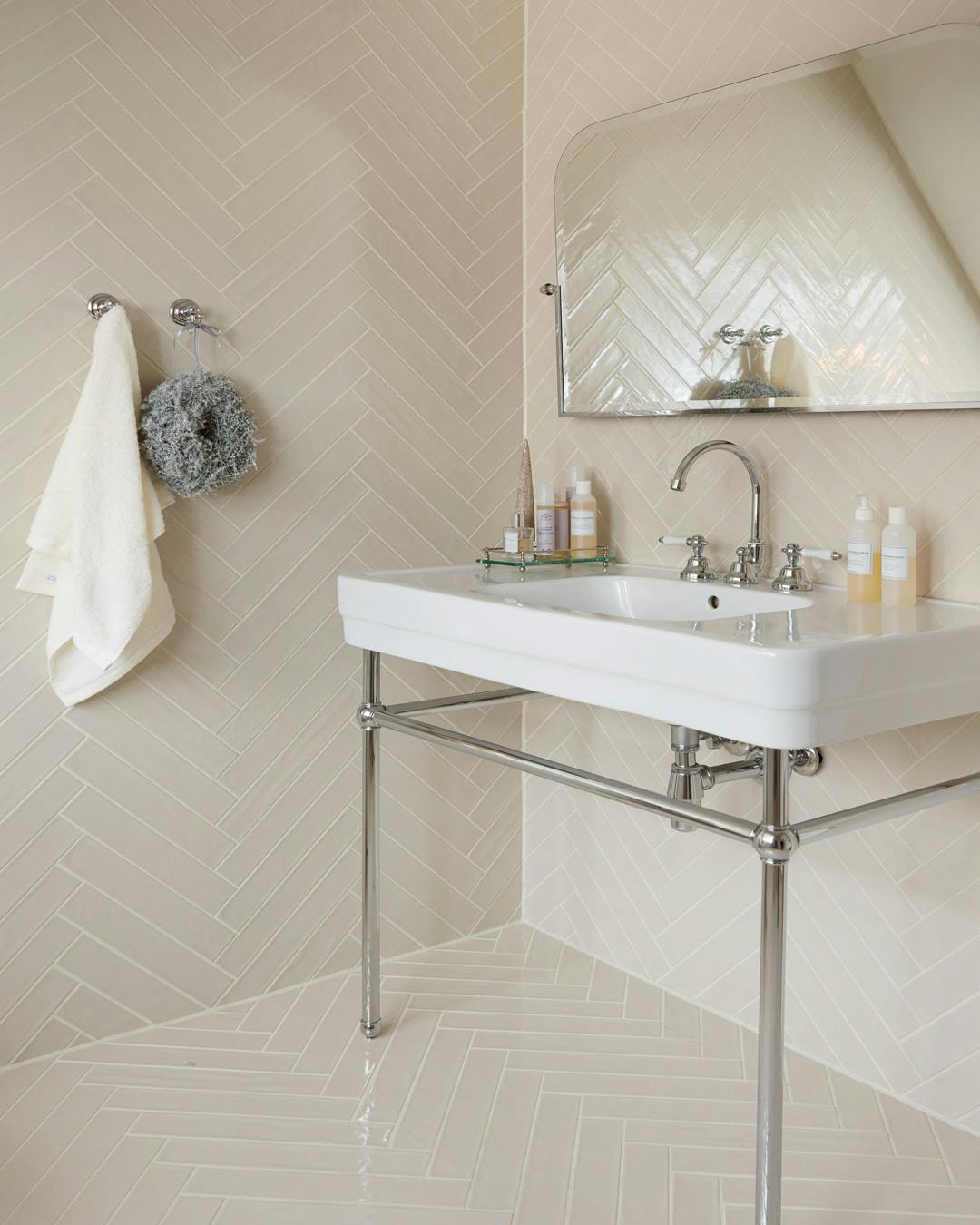 fliser_sildeben_badevaerelses_beige_klinker