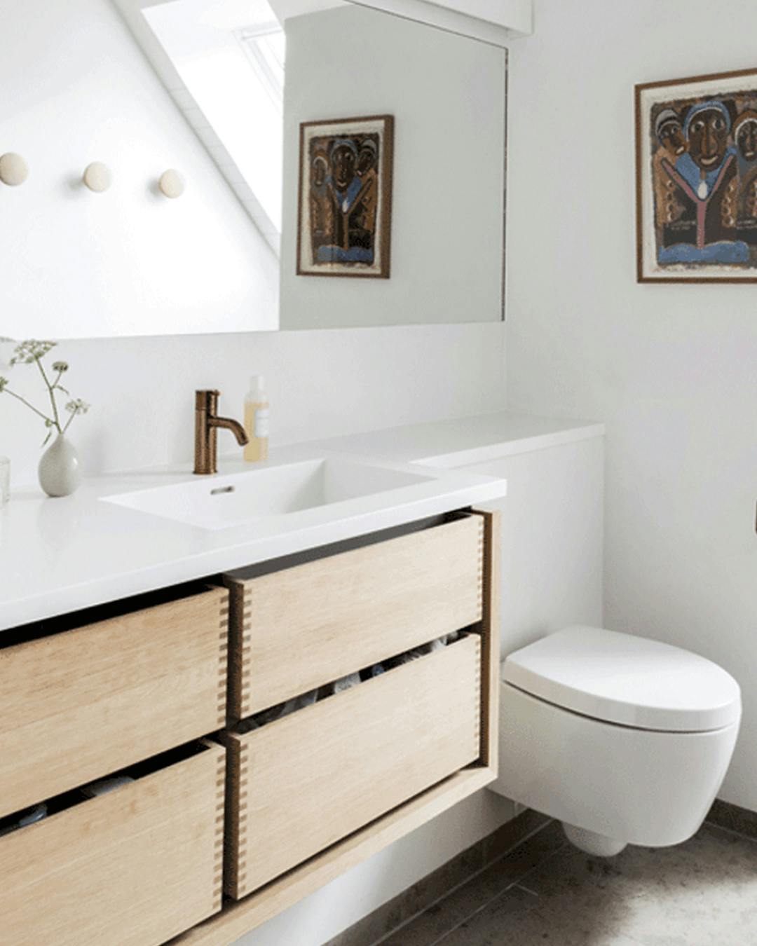 haandvask_badevaerelse_hvidt_lystraefarve_minimalistisk_simpelt_0pernille-kaarlund