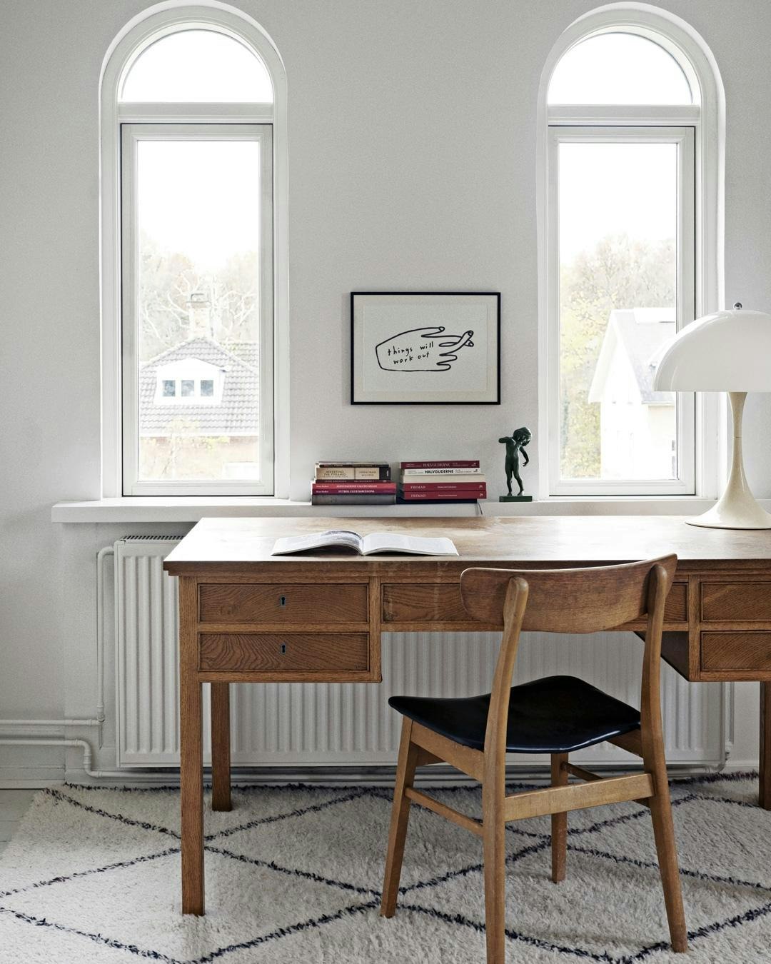 hjemmekontor_indretning_inspiration_praktisk_smukt_lille_kontor_minimalistisk