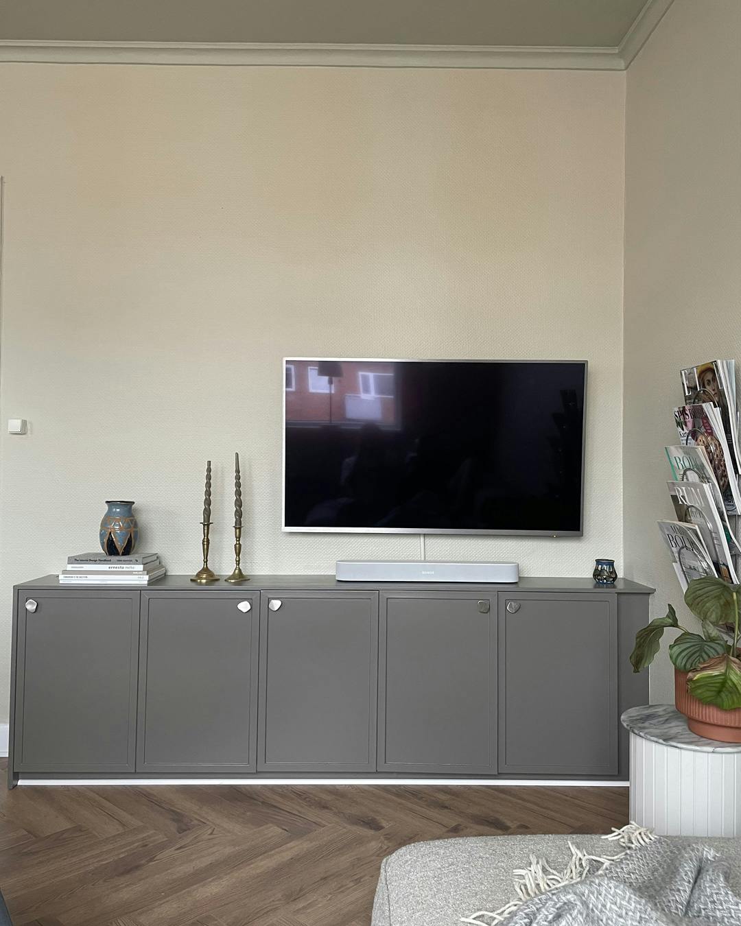 ikea_hack_indbygget_tv-mobel_kommode_reol_metod_samsung.