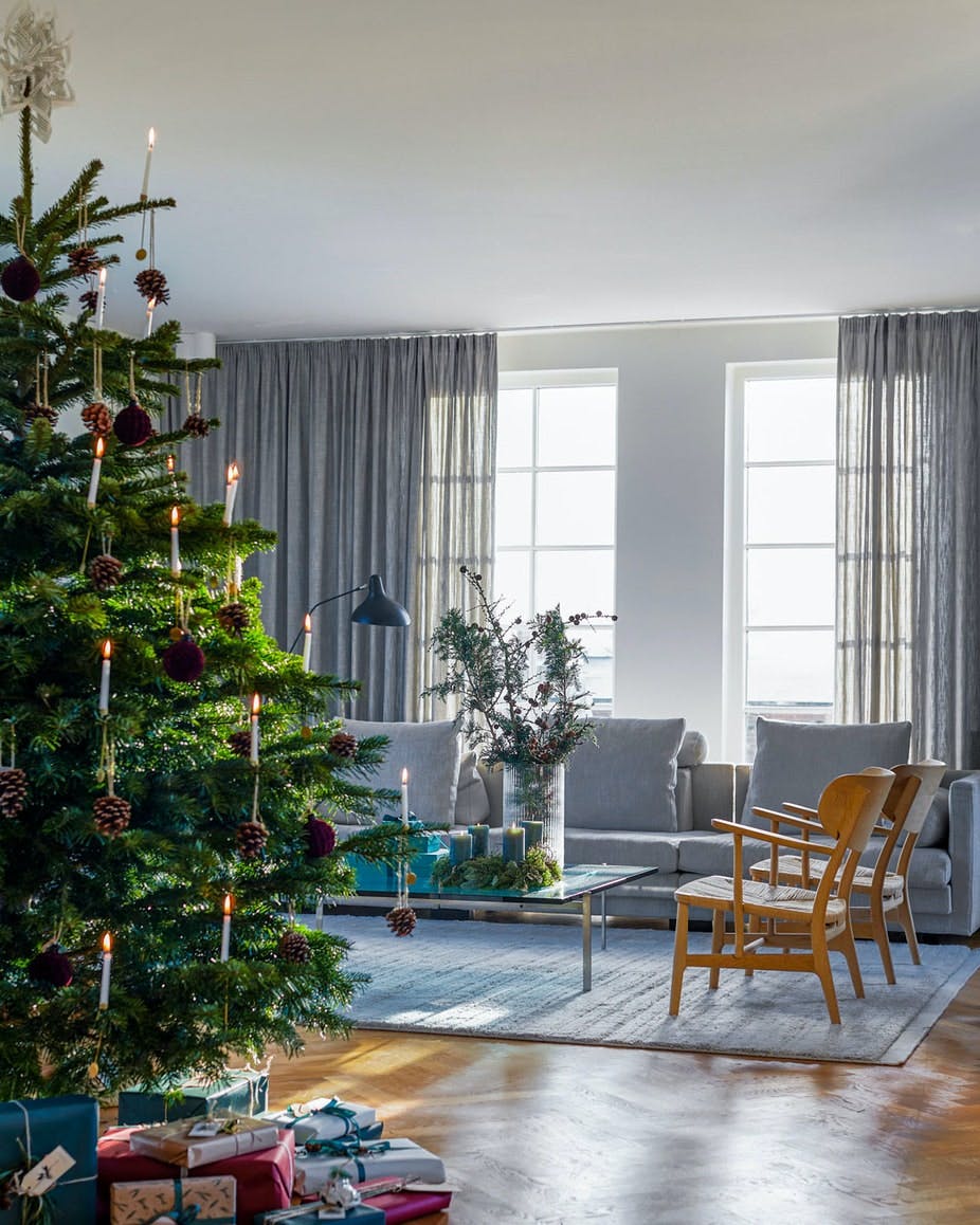 julestue-boligreportage-juletrae-julepynt