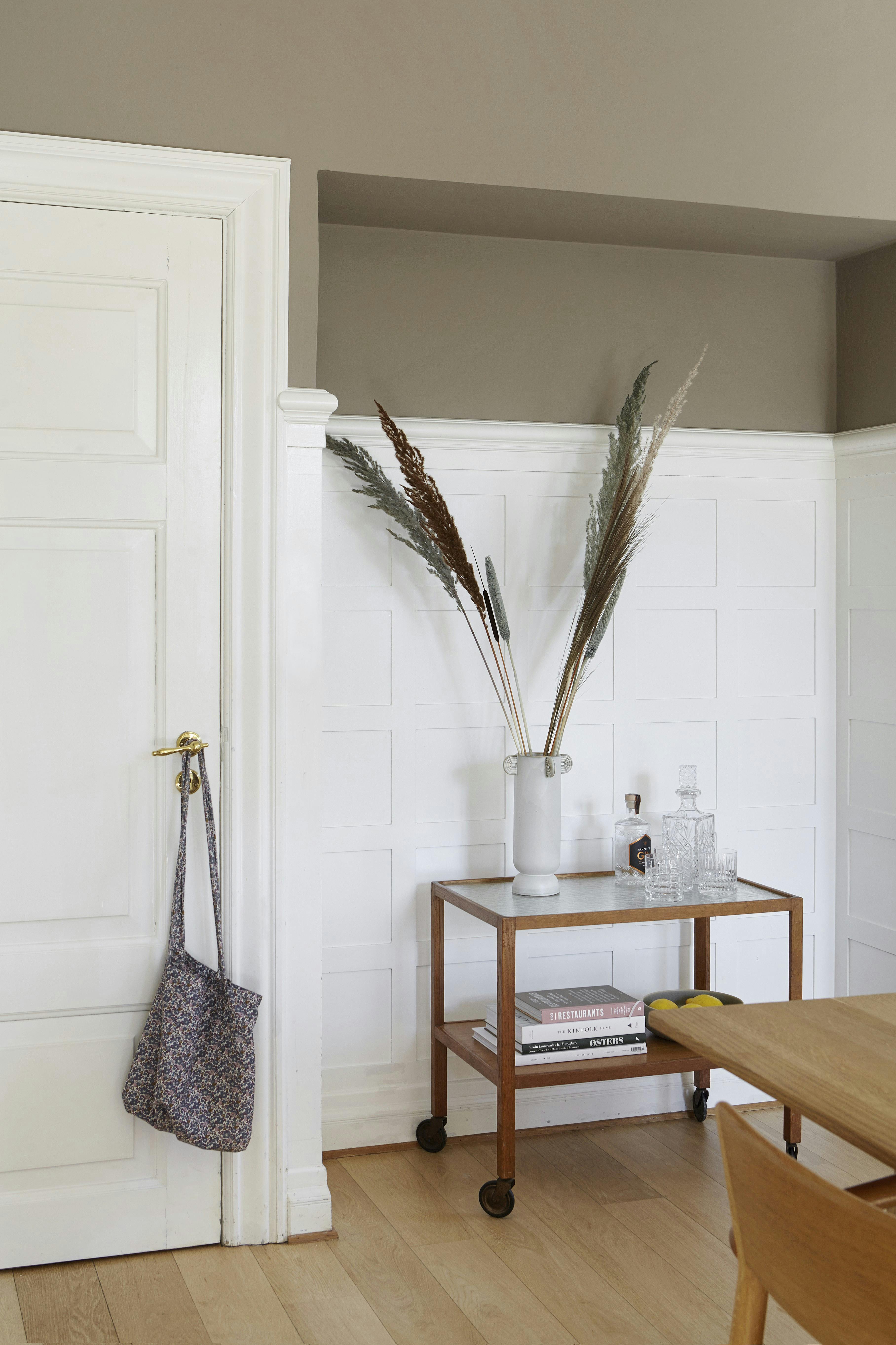 Tørrede blomster fra Paustian i Aarhus og vase fra Ferm Living