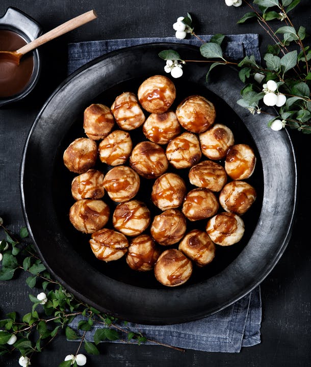 Æbleskiver med pigeoner og karamel