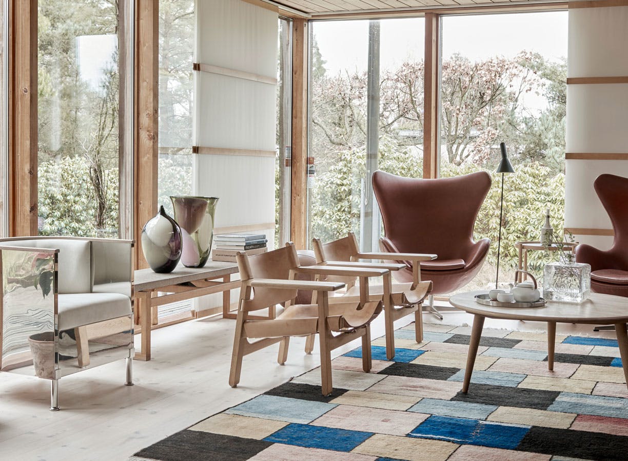 Bolireportage: Moderne trævilla, fyldt med design klassikere
