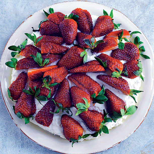 Prøv denne cheesecake med jordbær