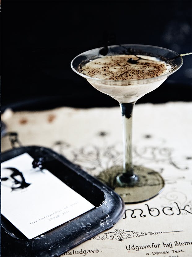 Den bedste drink til nytårsaften: Evil black and white russian