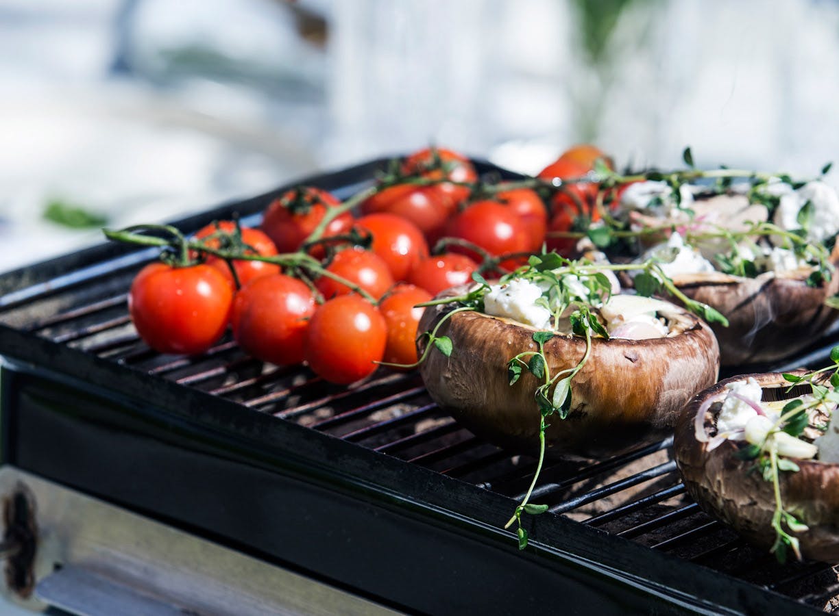 Grillmad med tomater og champignon