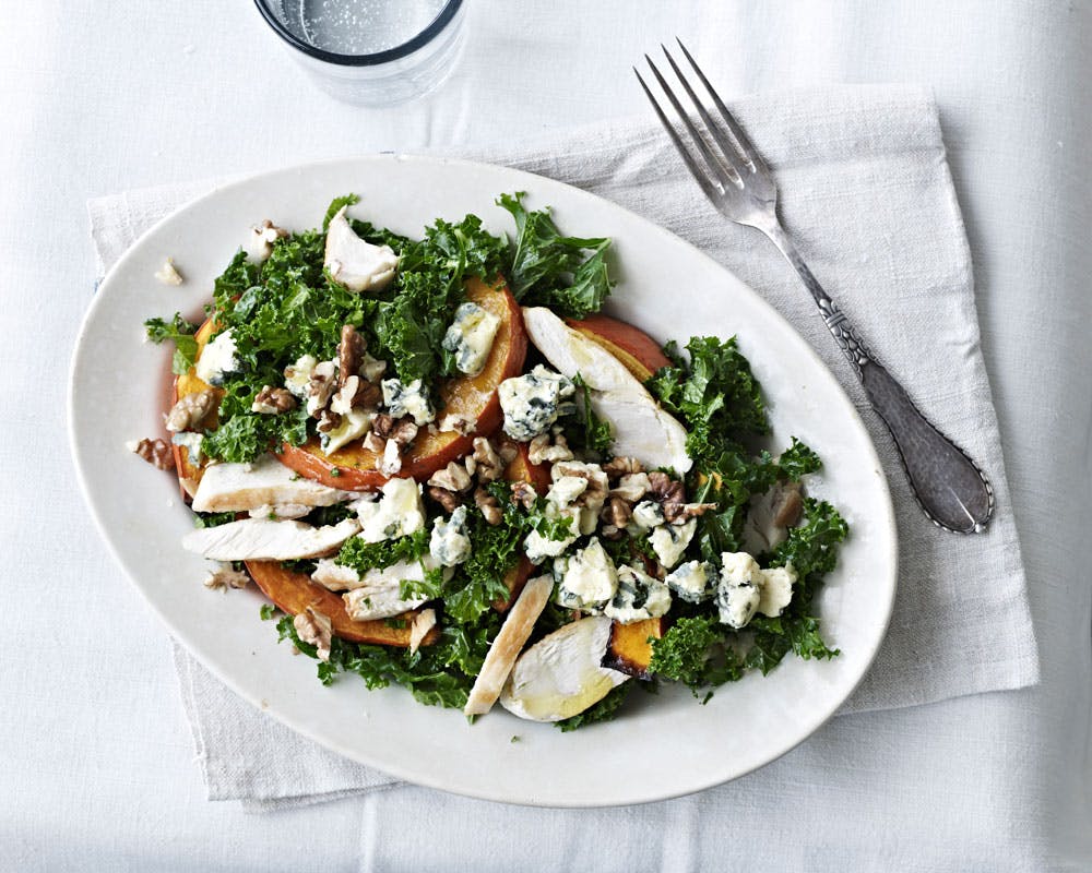 Grønkåls-græskar-salat med kylling