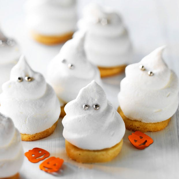 https://imgix.isabellas.dk/madogbolig/media/article/hjemmelavede-floedeboller-med-hvid-chokolade-halloween.jpg