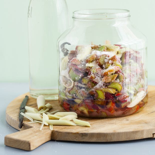 Hjemmelavet rabarbersaft