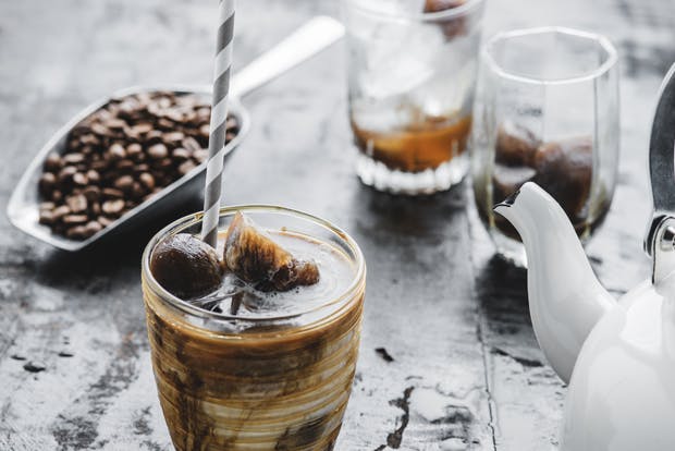 Iskaffe på koldbrygget kaffe