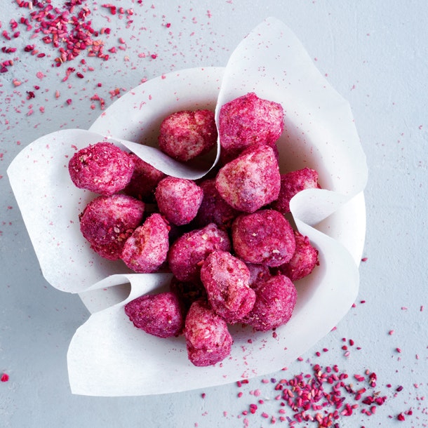 Konfekt til jul: Pink macadamianødder
