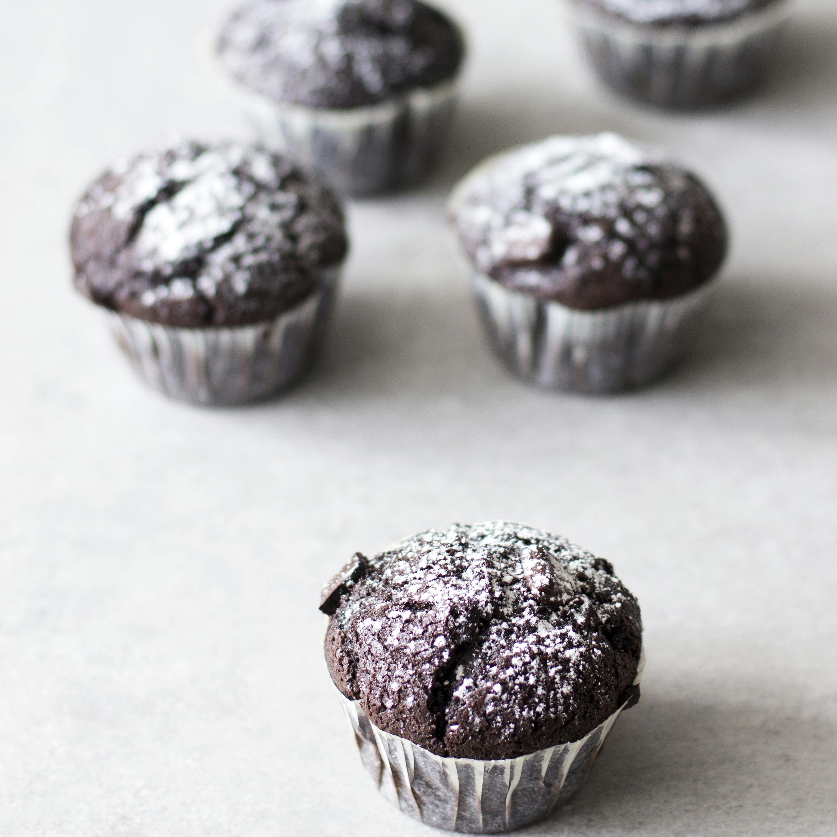 Muffins med chokolade og rødbede