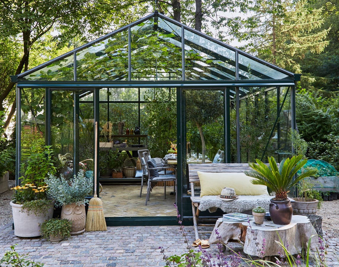 Sådan indretter du dit orangeri eller drivhus