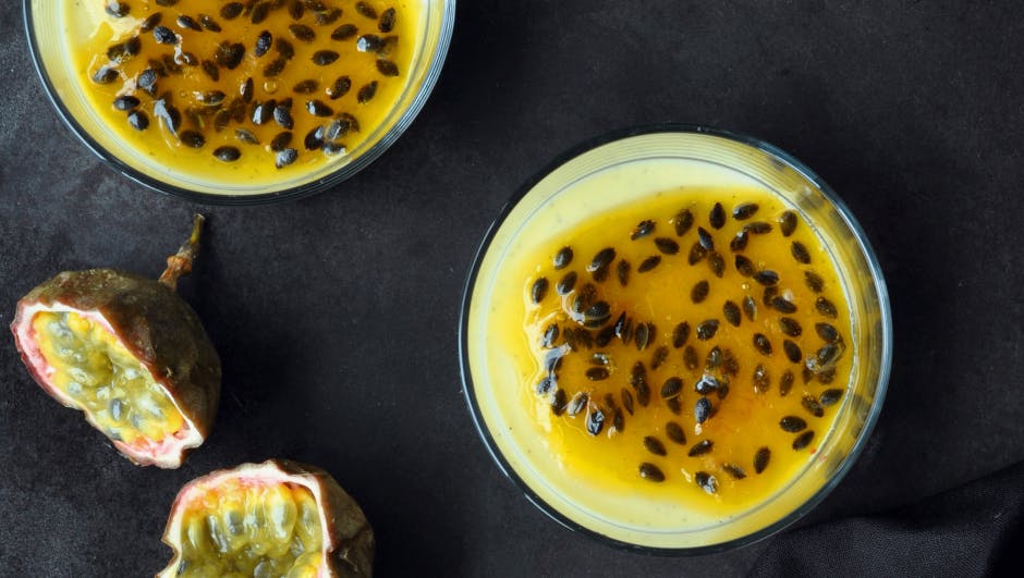Panna cotta med passionsfrugt