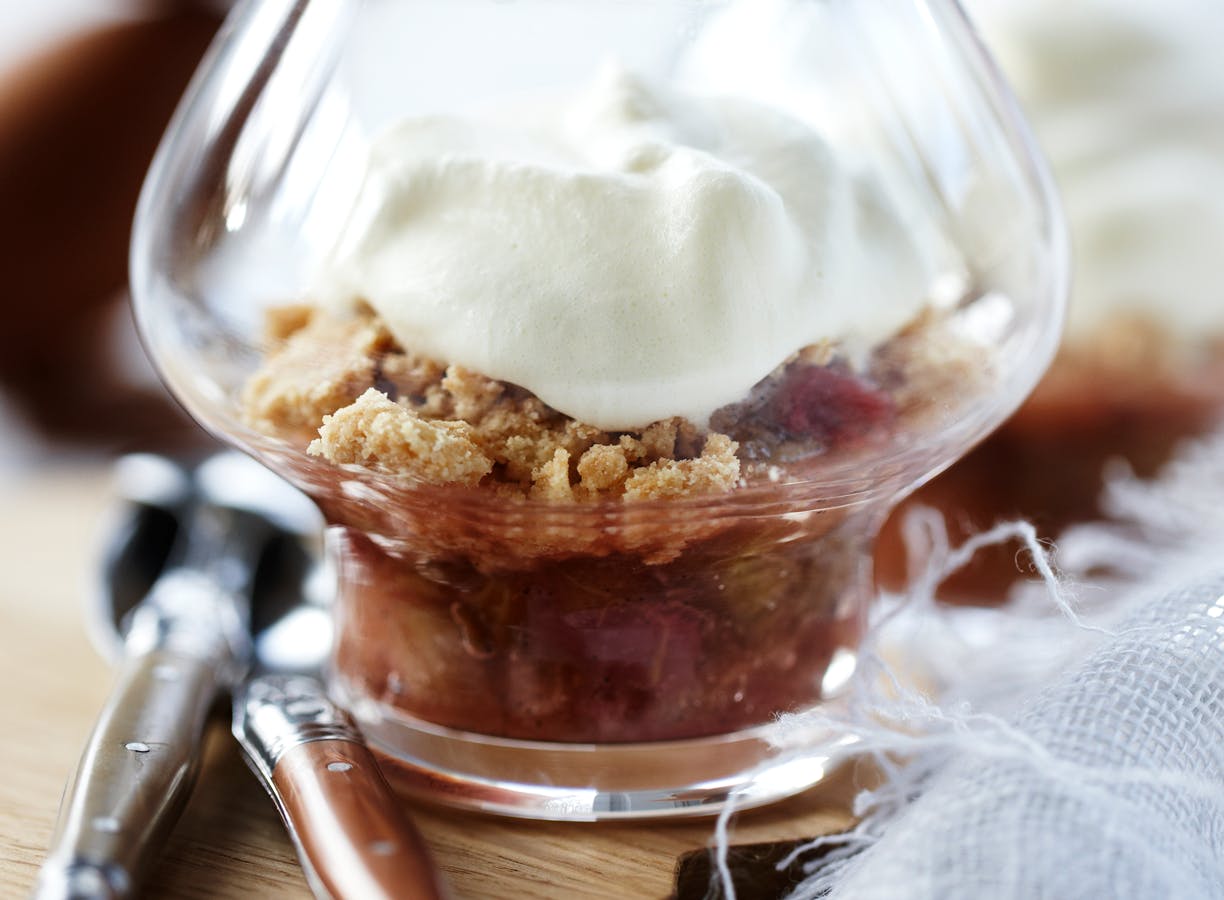 RABARBERKOMPOT MED SHORTBREAD